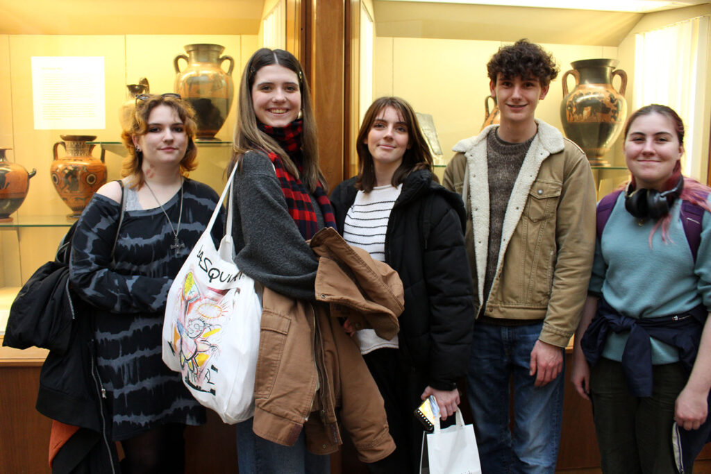 Students in the Greek and Roman galleries