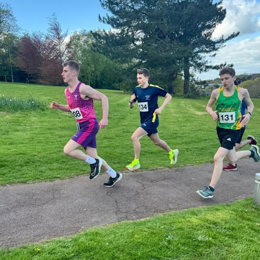 Ewan Sone running mid-race